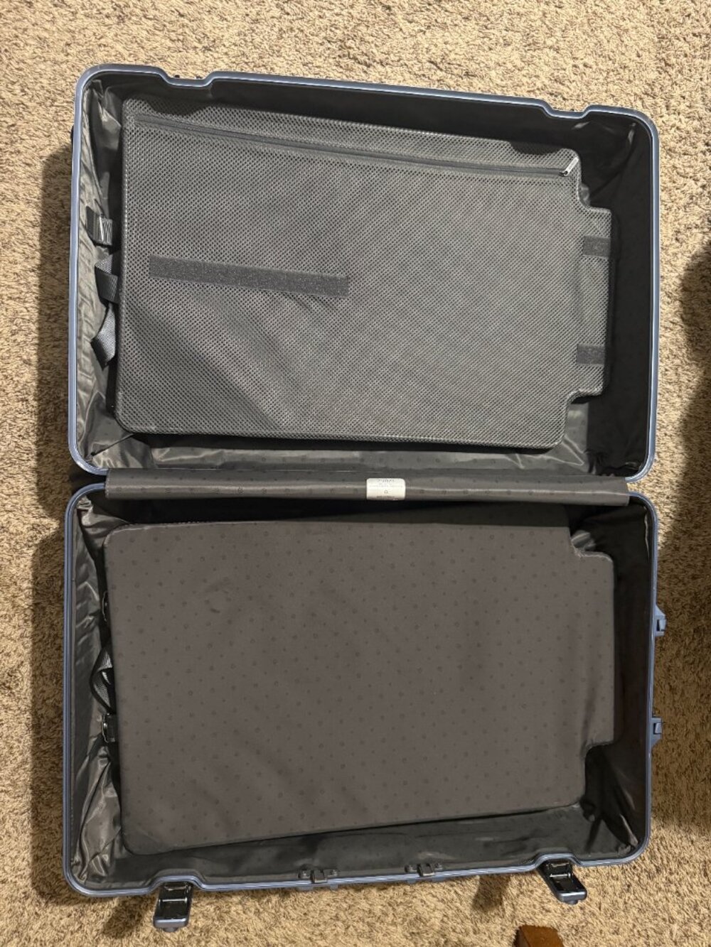 Rimowa Check-In L – Arctic Blue Aluminum | Special Edition 2023 - Picture 11 of 11